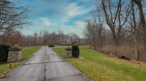 815 Fairview Rd, Zanesville, OH 43701-8888