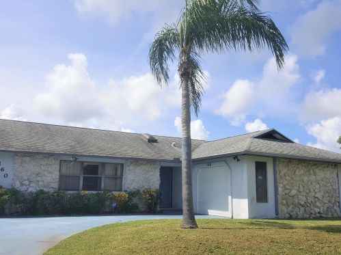 160 Grove Ave, Fort Pierce, FL 34983-3016