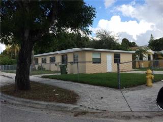 1810 43rd St, Miami, FL 33142-4744