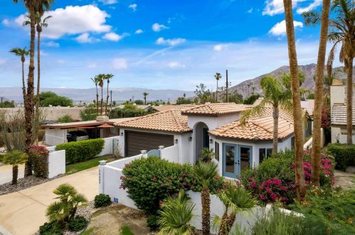 54404 Avenida Madero, La Quinta CA  92253-3620 exterior