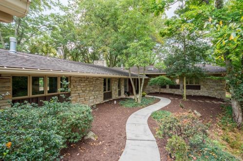 145 Rockingham Ln, Canonsburg, PA 15317-3111