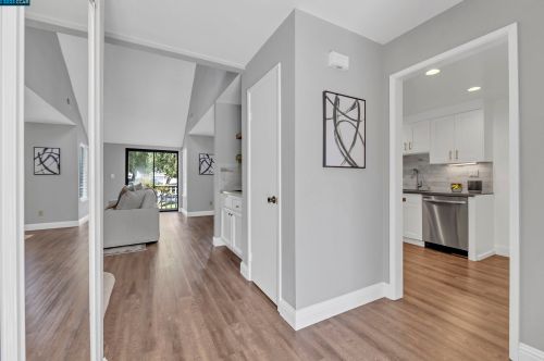 313 Wildrose Cir, Pinole, CA 94564-2307