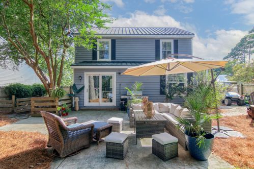 1404 School House Rd, Mount Pleasant SC  29464-3844 exterior