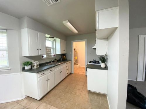 316 Gardenia Ct, Burleson TX  76028-5305 exterior