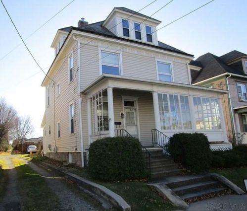 333 Patriot St, Somerset, PA 15501-2124