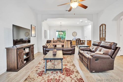 52090 Avenida Mendoza, La Quinta CA  92253-3296 exterior