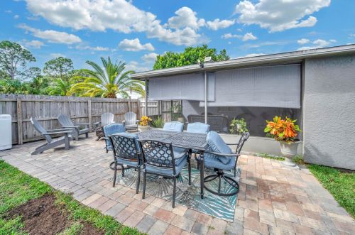 3197 Esperanto St, Fort Pierce FL  34953-4502 exterior