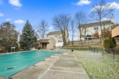 57 Hudson View Hl, Crotonville NY  10562-3329 exterior