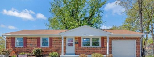 13322 Hillendale Dr, Woodbridge, VA 22193-5136