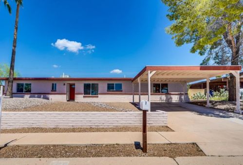3200 Winona Cir, Tucson, AZ 85730-3027