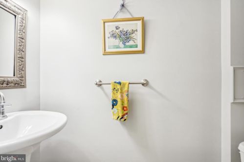 5269 Bradgen Ct, Springfield VA 22151-3524 exterior