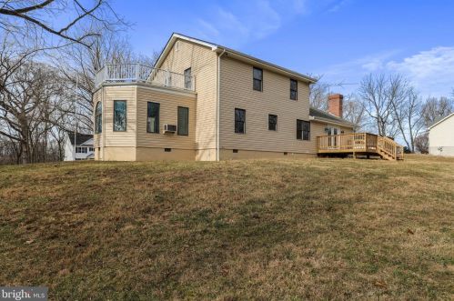 166 Hyde Park Ln, Charles Town WV  25414-4545 exterior