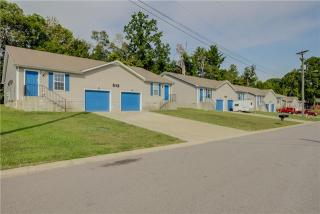 512 Luxury Dr, Clarksville, TN 37043-7325