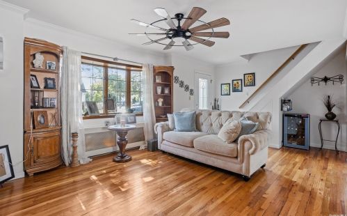 158-05 89th St, Jamaica, NY 11414-1322
