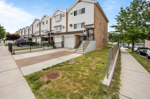 2074 Needham Ave, Bronx, NY 10466-6059
