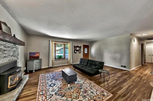 909 Linda Ave, South Lake Tahoe, CA 96150-4356