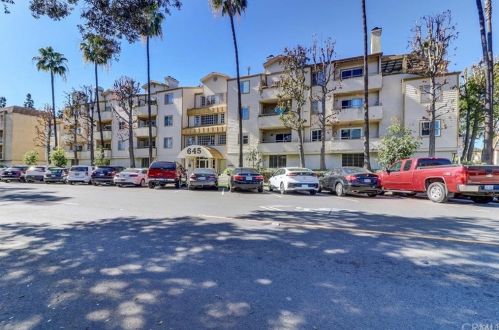 645 Chestnut Ave, Long Beach CA 90802-1208 exterior