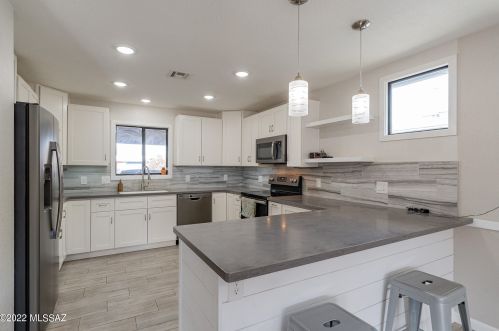 3460 Magda Ave, Tucson, AZ 85730-2724