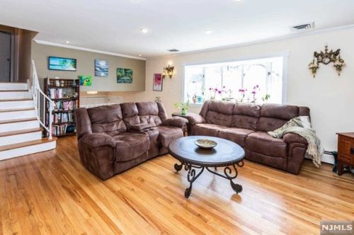 552 Princeton St, N Milford NJ  07646-2015 exterior