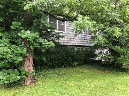 36 Skookwams Ct, West Islip NY  11795-4604 exterior