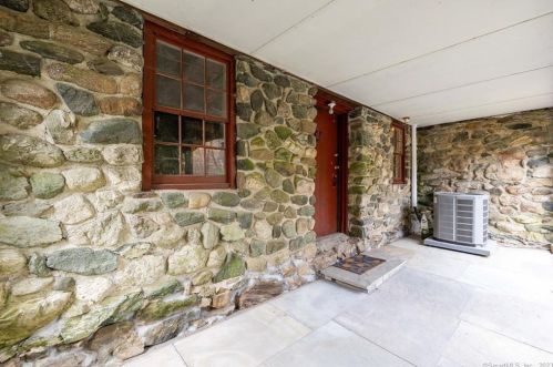85 Litchfield Rd, Litchfield CT  06759-3000 exterior