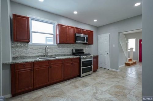 135 21st St, Irvington NJ  07111-4556 exterior