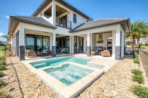 16035 Vetta Dr, Montverde FL  34756-3520 exterior