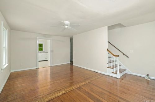 1025 Peekskill Hollow Rd, Tompkins Corners NY  10579-1715 exterior