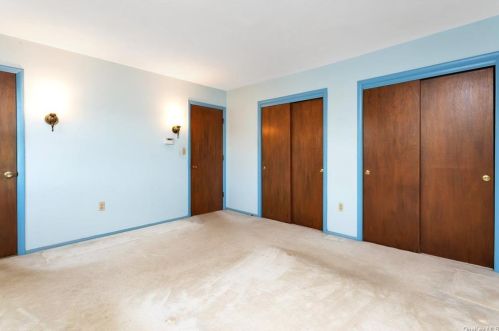 22 Concord Rd, Fishkill NY 12524-1403 exterior