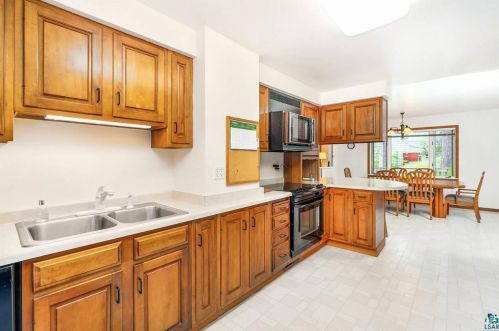 5755 Pike Lake Rd, Duluth, MN 55811-9658