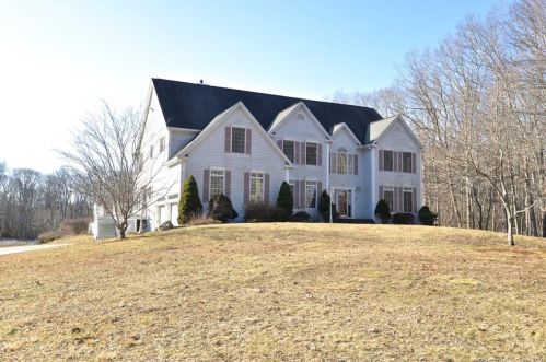 19 Cedarbrook Ln, East Lyme, CT 06333-1336