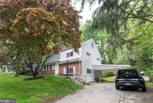 15 Cedar Hollow Rd, Paoli PA  19301-1739 exterior