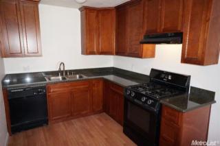 7708 32nd Ave, Sacramento, CA 95824-2202