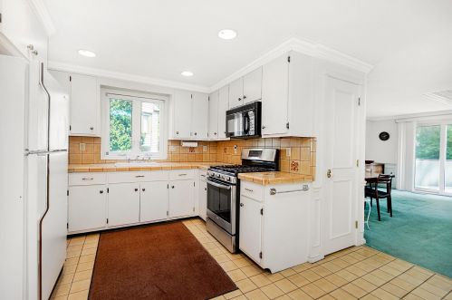 5 Kipford Way, Nashua NH 03063-1504 exterior