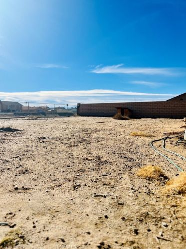 26969 Lakeview Dr, Helendale CA  92342-7808 exterior