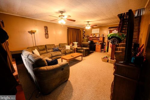 72 Berne St, Schuylkill Haven, PA 17972-2002