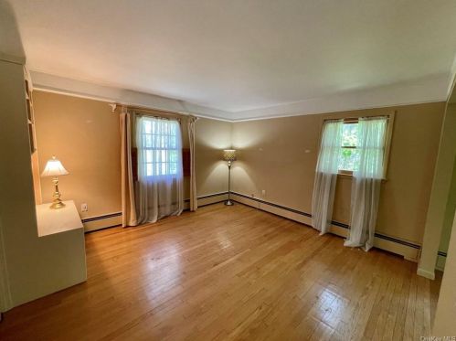 15 Jean Way, Somers Town NY  10589-2605 exterior