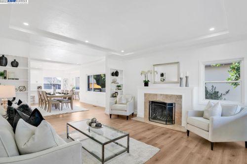 221 Cambridge Ave, San Leandro CA  94577-1825 exterior