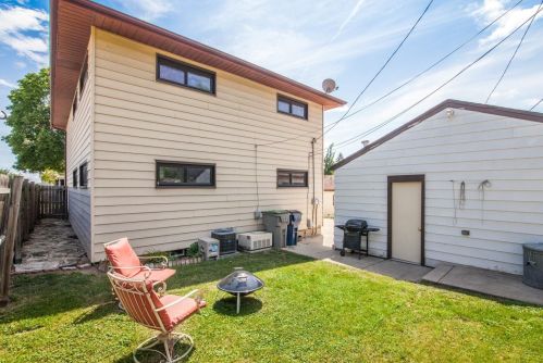 509 93rd St, Milwaukee WI 53214-4427 exterior