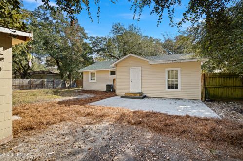 64 Cherokee Farms Rd, Beaufort SC  29906-8823 exterior