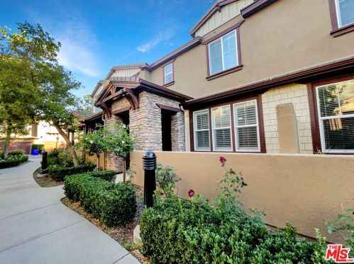 28647 Pietro Dr, Santa Clarita CA  91354-2699 exterior
