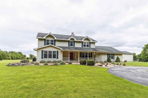 800 James Ct, Angelica, WI 54162-9476