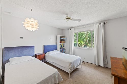 1012 Cottonwood St, Woodland CA  95695-4317 exterior