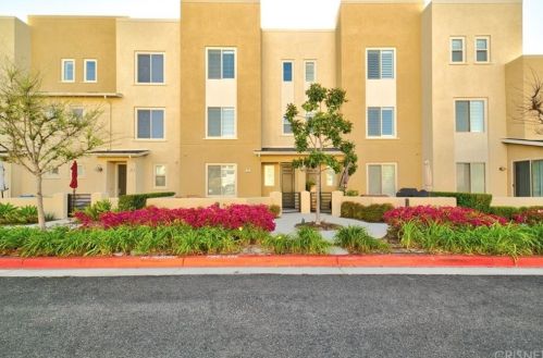 12822 Manhattan Ct, Hawthorne, CA 90250-0954