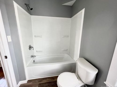 22 Viets St, United States Coast Guard Ac CT  06320-3324 exterior