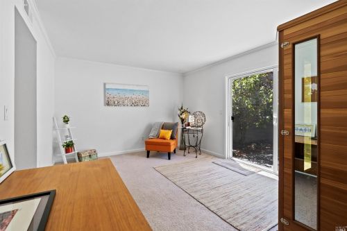 1468 Townview Ave, Santa Rosa CA  95405-7561 exterior