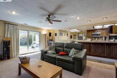 24771 Woodacre Ave, Hayward, CA 94544-1715