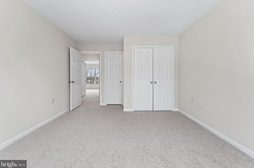 418 Deerpath Ave, Leesburg VA  20175-2517 exterior