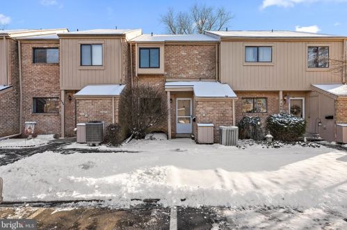 102 Sycamore Ct, Collegeville, PA 19426-2910