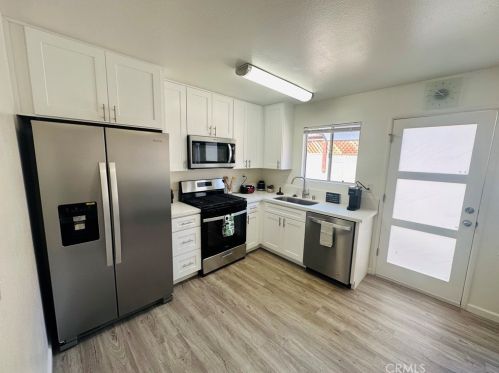 100 Louise St, Long Beach CA  90805-5320 exterior